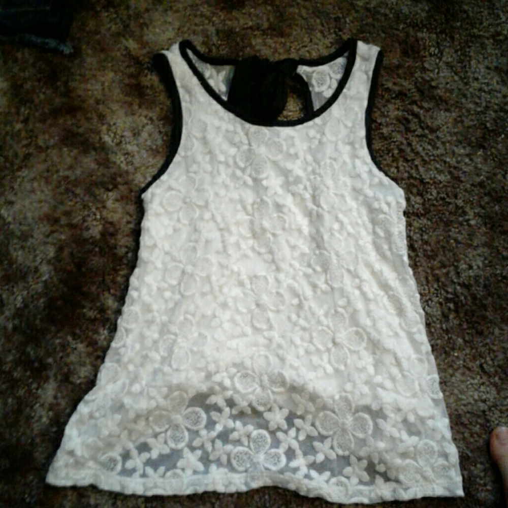Cute white top